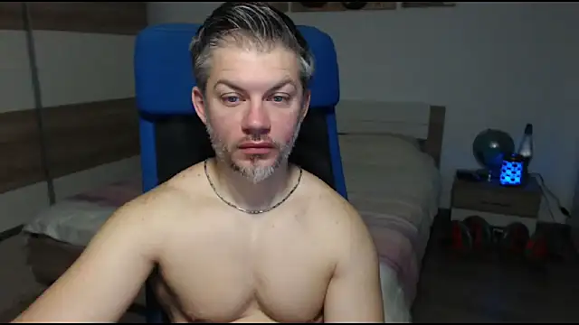 Snapshot of RobbyShawz chatting on February 21, 5:56 am RobbyShawz online show from February 21, 5:56 am