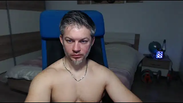 Snapshot of RobbyShawz chatting on February 16, 7:26 am RobbyShawz online show from February 16, 7:26 am