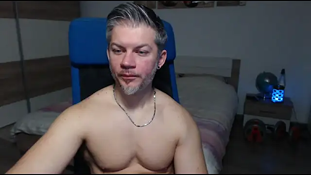 Snapshot of RobbyShawz chatting on February 14, 6:34 am RobbyShawz online show from February 14, 6:34 am