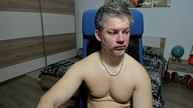 RobbyShawz online show from April 28, 5:45 am