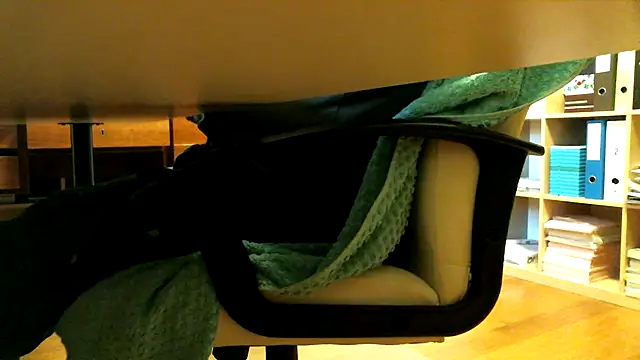 leccaleccafiga online show from April 3, 4:26 pm