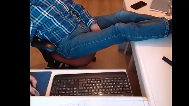 Snapshot of dutchpornking chatting on March 10, 6:01 pm dutchpornking online show from March 10, 6:01 pm