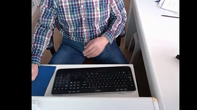Snapshot of dutchpornking chatting on December 30, 9:27 am dutchpornking online show from December 30, 9:27 am