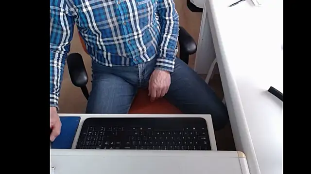 Snapshot of dutchpornking chatting on February 25, 7:52 am dutchpornking online show from February 25, 7:52 am