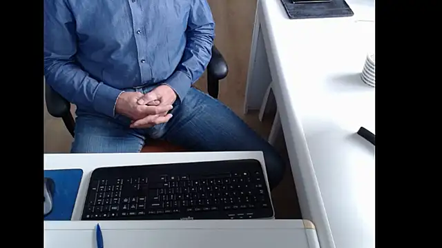 Snapshot of dutchpornking chatting on October 16, 8:22 am dutchpornking online show from October 16, 8:22 am