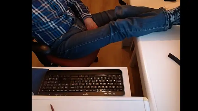 Snapshot of dutchpornking chatting on December 19, 6:34 pm dutchpornking online show from December 19, 6:34 pm