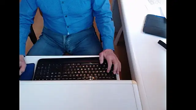 Snapshot of dutchpornking chatting on October 28, 12:18 pm dutchpornking online show from October 28, 12:18 pm