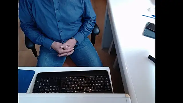 Snapshot of dutchpornking chatting on October 19, 11:13 am dutchpornking online show from October 19, 11:13 am