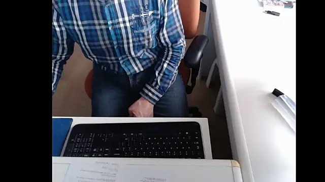 Snapshot of dutchpornking chatting on December 7, 8:44 am dutchpornking online show from December 7, 8:44 am