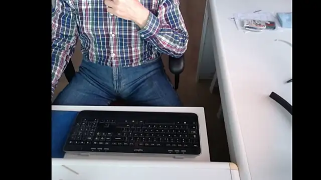 Snapshot of dutchpornking chatting on December 17, 8:01 am dutchpornking online show from December 17, 8:01 am