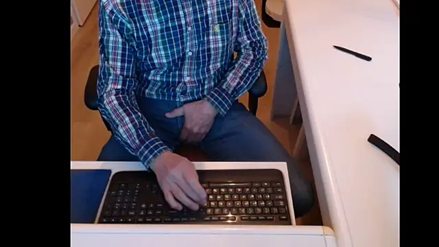 Snapshot of dutchpornking chatting on January 12, 8:14 am dutchpornking online show from January 12, 8:14 am
