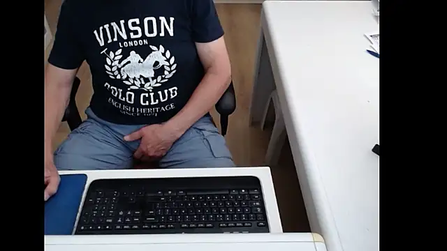 dutchpornking online show from June 18, 10:53 am