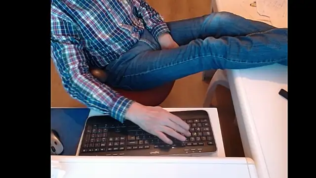 Snapshot of dutchpornking chatting on February 3, 6:17 pm dutchpornking online show from February 3, 6:17 pm