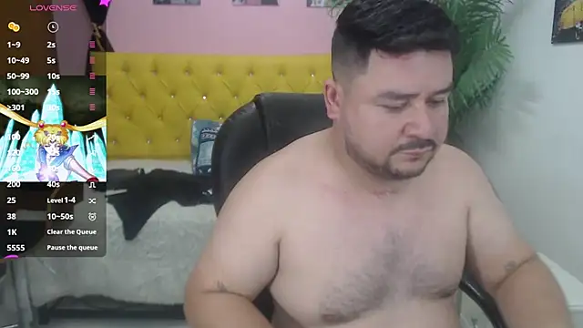 Snapshot of oso_dirty_ chatting on February 23, 5:36 pm oso dirty online show from February 23, 5:36 pm