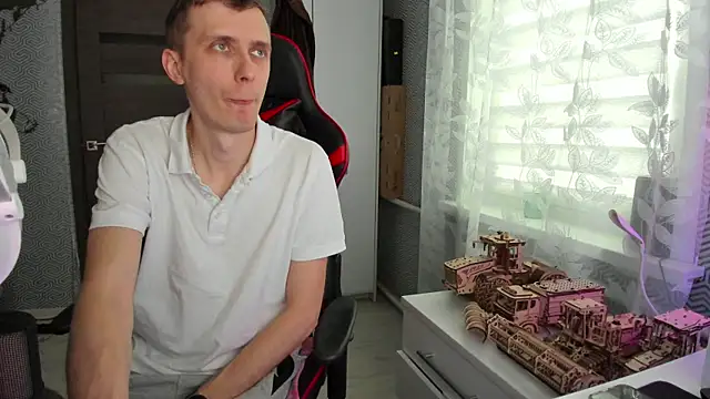 alex13ho online show from March 2, 12:36 pm