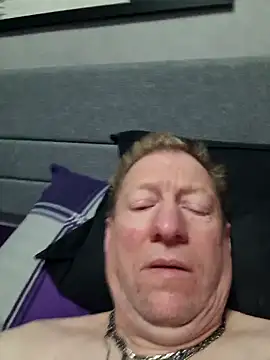 tomtom111111 online show from March 9, 6:57 pm