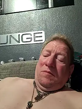 tomtom111111 online show from April 9, 9:43 pm