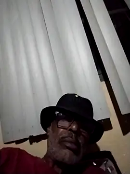 Thadew online show from April 30, 3:24 am