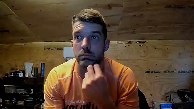 Snapshot of Kenny_Kyle chatting on February 11, 10:39 pm Kenny Kyle online show from February 11, 10:39 pm