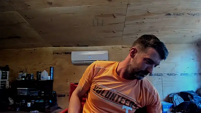 Snapshot of Kenny_Kyle chatting on December 23, 12:14 am Kenny Kyle online show from December 23, 12:14 am
