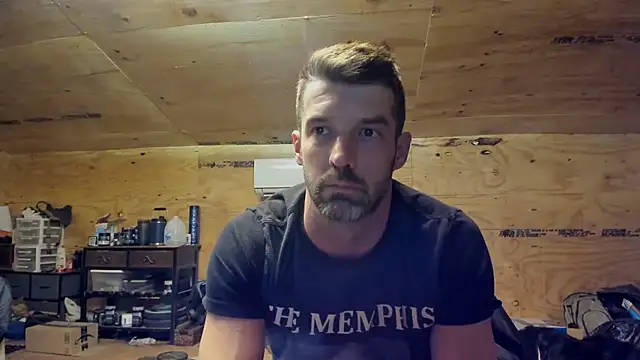 Snapshot of Kenny_Kyle chatting on December 27, 1:22 am Kenny Kyle online show from December 27, 1:22 am