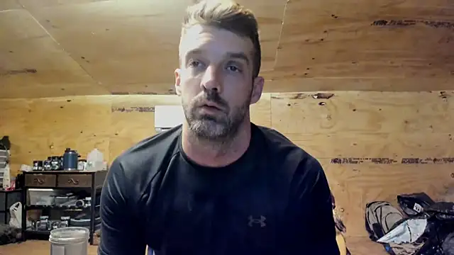 Snapshot of Kenny_Kyle chatting on December 9, 1:51 am Kenny Kyle online show from December 9, 1:51 am