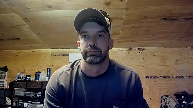 Snapshot of Kenny_Kyle chatting on December 16, 10:45 pm Kenny Kyle online show from December 16, 10:45 pm