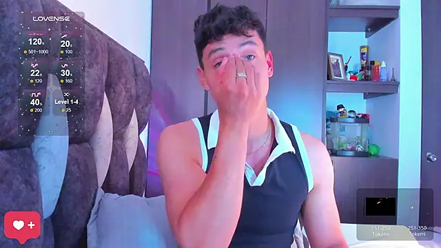 I Gabriel online show from October 4, 12:27 am