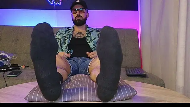 Snapshot of MattxFeet chatting on October 20, 1:20 am MattxFeet online show from October 20, 1:20 am