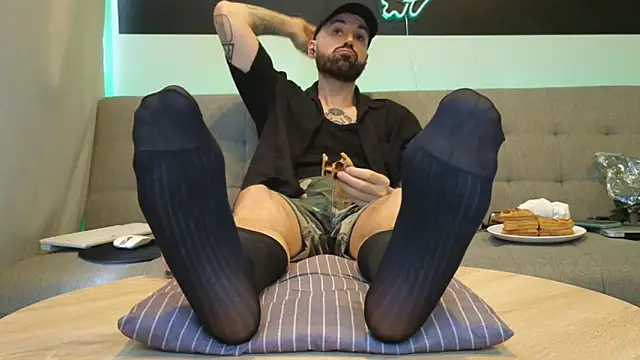 Snapshot of MattxFeet chatting on September 10, 4:38 pm MattxFeet online show from September 10, 4:38 pm