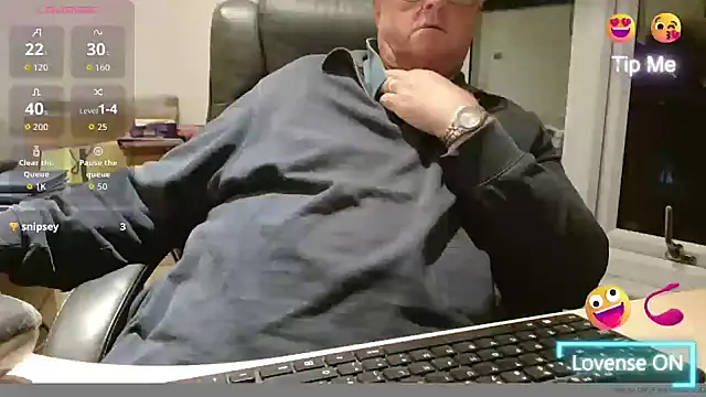 Snapshot of bigbadjon69 chatting on September 19, 10:09 pm bigbadjon69 online show from September 19, 10:09 pm