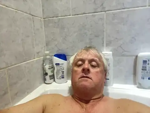 bigbadjon69 online show from May 7, 12:38 pm