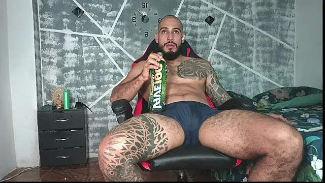 Snapshot of leonidas_18k chatting on October 30, 6:37 am leonidas 18k online show from October 30, 6:37 am