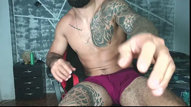 Snapshot of leonidas_18k chatting on October 28, 3:31 am leonidas 18k online show from October 28, 3:31 am