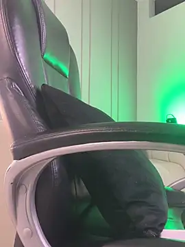 Frank Farrell online show from November 10, 3:00 am