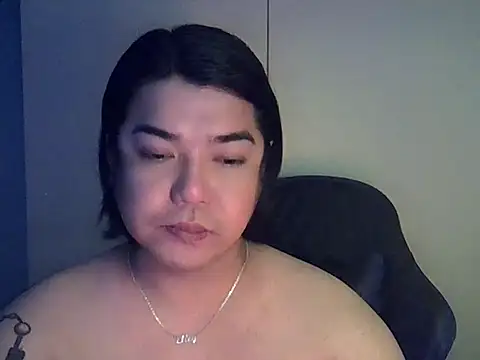 StrawberryWine07 online show from April 19, 6:02 am