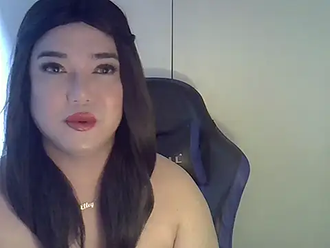 StrawberryWine07 online show from April 13, 5:35 pm