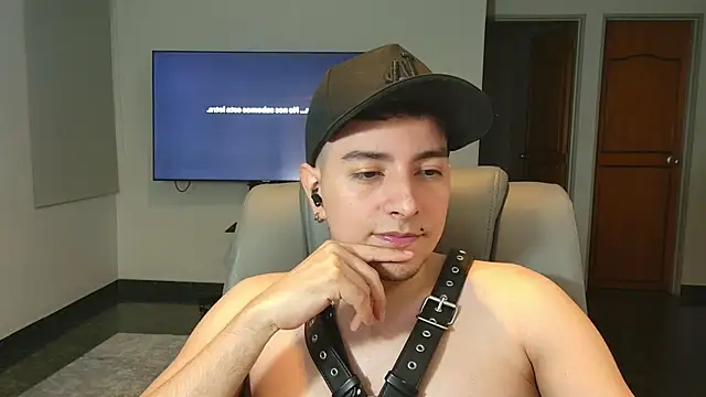 Snapshot of Jhoan_saenz chatting on October 17, 3:54 am Jhoan saenz online show from October 17, 3:54 am