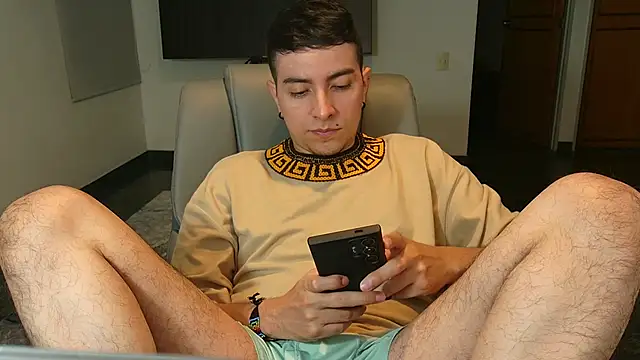 Snapshot of Jhoan_saenz chatting on October 28, 5:43 am Jhoan saenz online show from October 28, 5:43 am