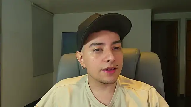 Snapshot of Jhoan_saenz chatting on October 14, 3:46 am Jhoan saenz online show from October 14, 3:46 am