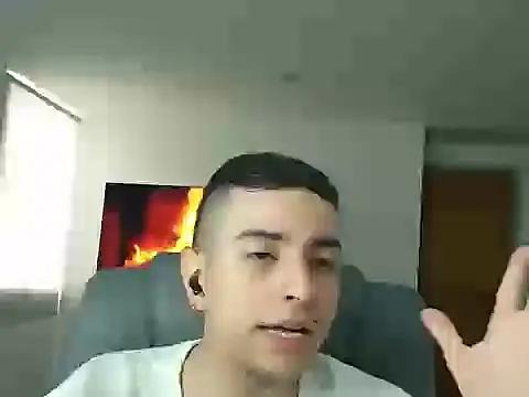 Snapshot of Jhoan_saenz chatting on October 19, 6:55 pm Jhoan saenz online show from October 19, 6:55 pm