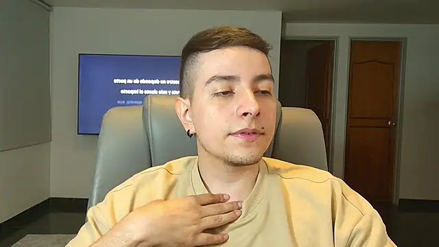 Snapshot of Jhoan_saenz chatting on October 24, 4:58 am Jhoan saenz online show from October 24, 4:58 am