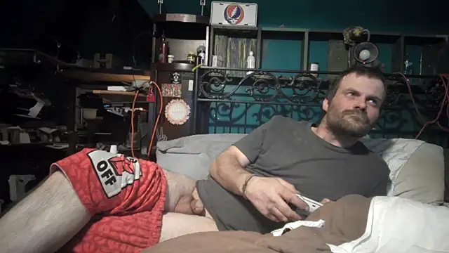 charactrzero online show from April 25, 2:25 am