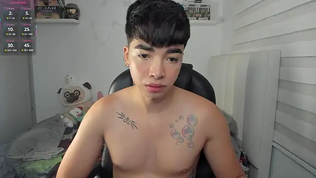 santy7v7 online show from April 14, 1:43 pm