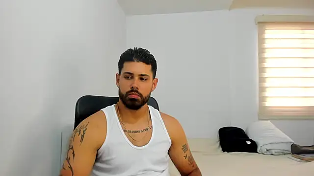 Snapshot of Justyn_Torres chatting on September 10, 10:19 pm Justyn Torres online show from September 10, 10:19 pm