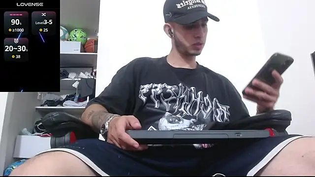 Snapshot of freestyle_blake1 chatting on September 30, 5:27 pm freestyle blake1 online show from September 30, 5:27 pm