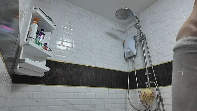 lukegunn online show from October 24, 8:43 pm