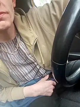 utoopia777 online show from April 4, 10:23 am