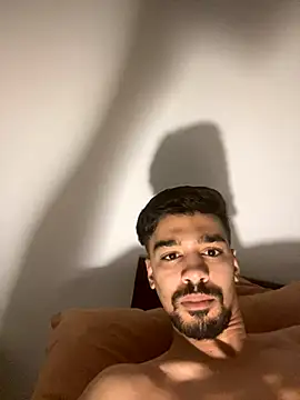 Snapshot of Hermanooooooo chatting on December 4, 11:19 am Hermanooooooo online show from December 4, 11:19 am