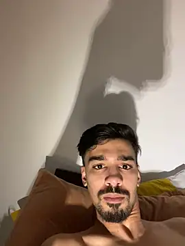 Snapshot of Hermanooooooo chatting on March 23, 5:43 am Hermanooooooo online show from March 23, 5:43 am